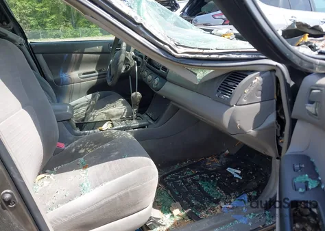 2005 Toyota Camry Le from USA, damaged, VIN 4T1BE32K25U961737